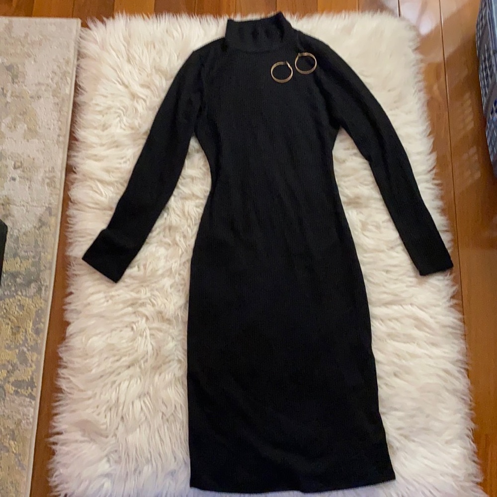 Black midi dress, worn once✨ in awesome condition